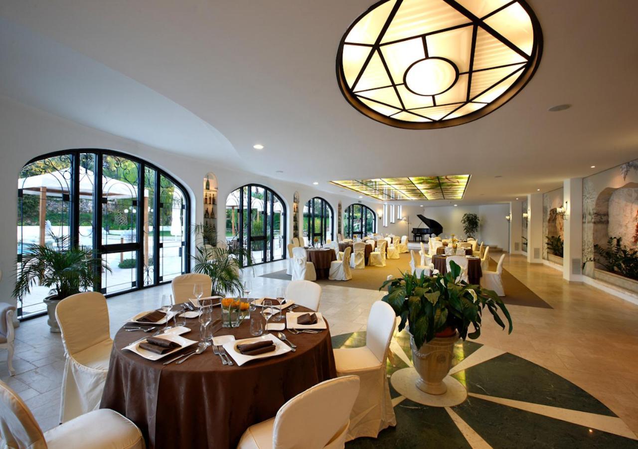 אוסטוני Hotel Park Novecento Resort מראה חיצוני תמונה