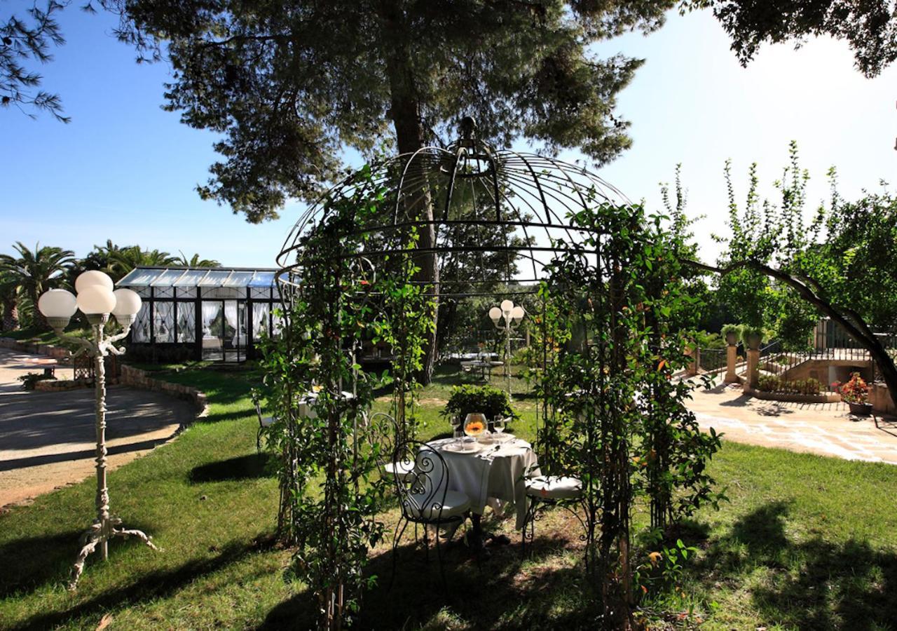 אוסטוני Hotel Park Novecento Resort מראה חיצוני תמונה